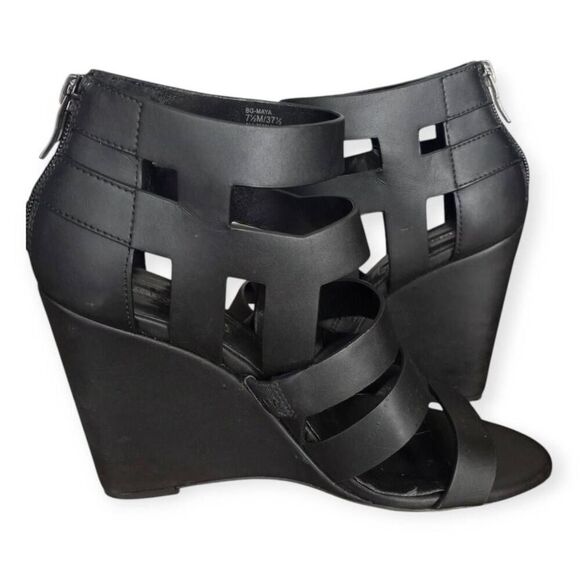 BCBGENERATIONS MAYA BLACK WEDGE SANDALS SZ.7.5 GUC. - Picture 4 of 7
